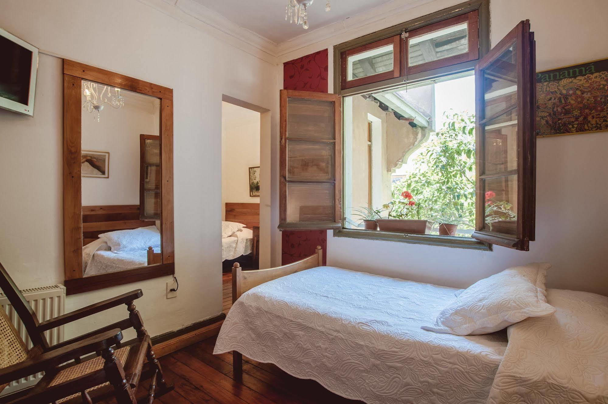 Providencia Bed & Breakfast ซานติอาโก ภายนอก รูปภาพ